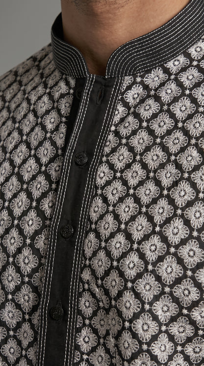Chikkan Kari Kurta Set with white Clove Leaf embroidery - Black & White
